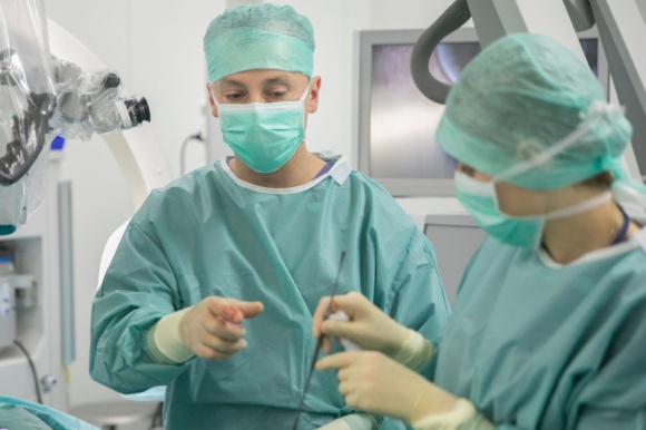 Dyskopatia kręgosłupa ? jak wrócić do życia bez bólu? Zdrowie, LIFESTYLE - Niedowład czy zaburzenia zwieraczy, to dzwonek alarmowy, żeby natychmiast zgłosić się do lekarza. W takiej sytuacji każdy dzień jest istotny, żeby móc wrócić do dawnej sprawności