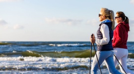 Kręgosłup ? jemu też należą się wakacje! Zdrowie, LIFESTYLE - Wakacje to czas regeneracji nie tylko dla naszego umysłu, ale także ciała. Siedząca praca, spędzanie wielu godzin w samochodzie, brak ruchu na co dzień ? to wszystko niekorzystnie wpływa na kondycję przede wszystkim naszego kręgosłupa.